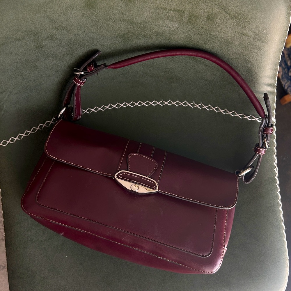 Vintage Y2K burgundy shoulder bag